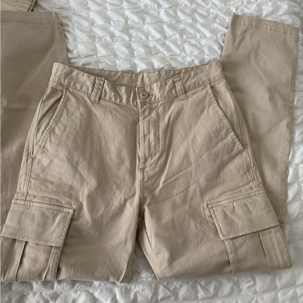 Zara women’s cargo khaki pants M